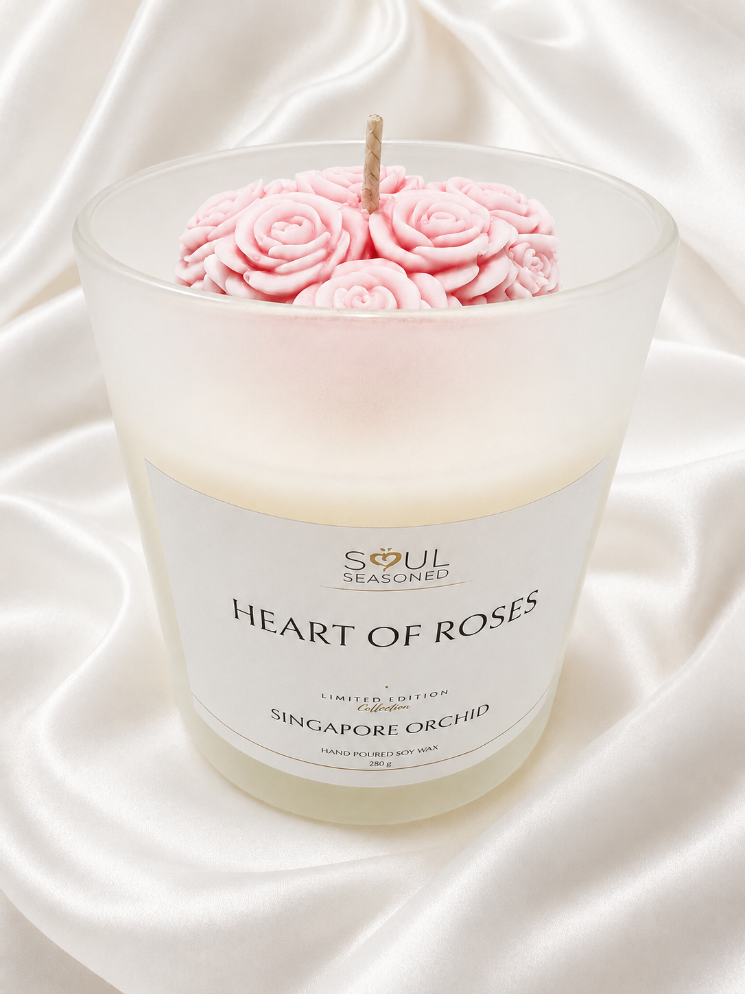 HEART OF ROSES – Singapore Orchid (Frosted Cambridge Medium Vessel)