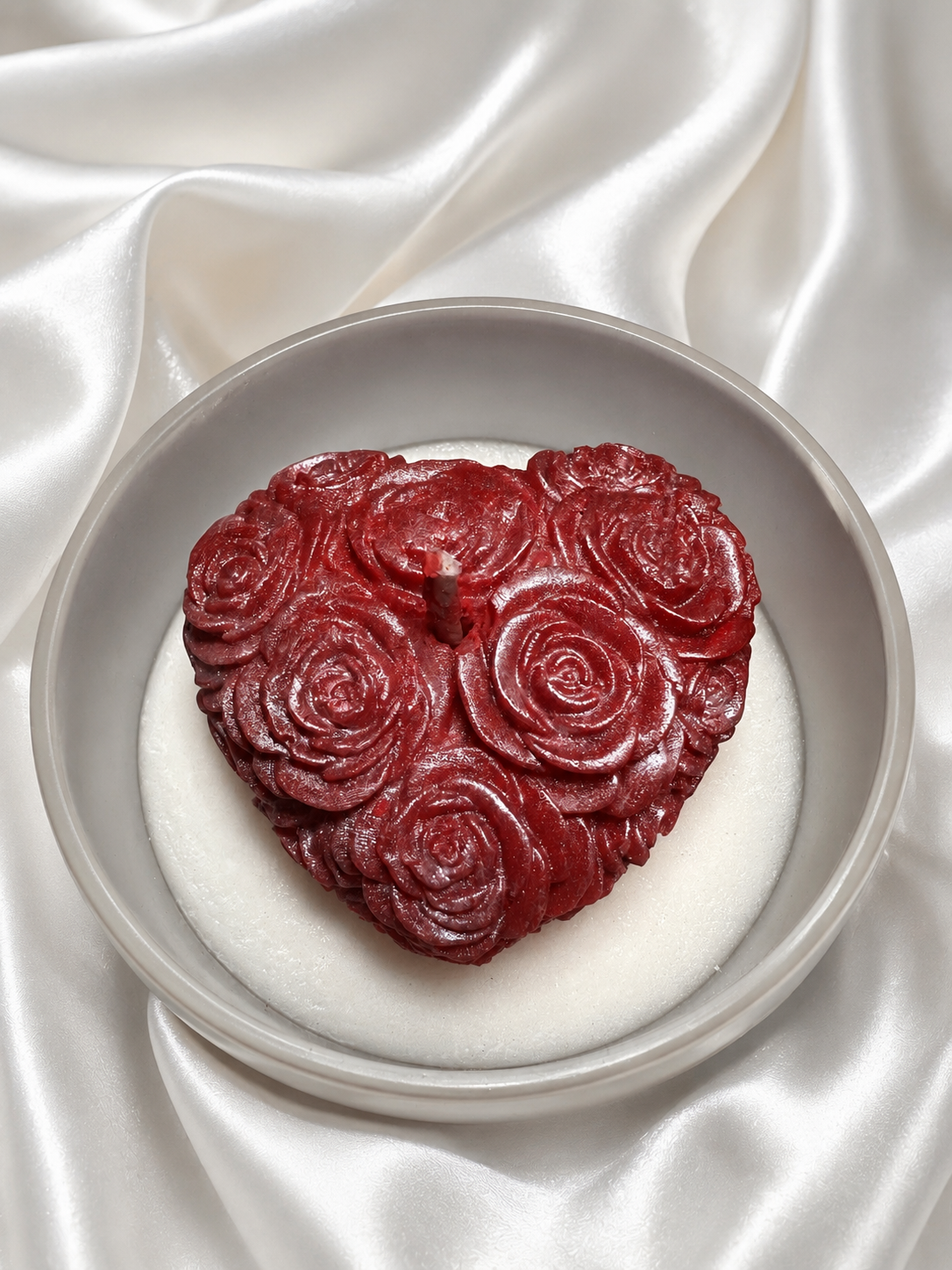 HEART OF ROSES – Rose Petals (Frosted Cambridge Vessel)